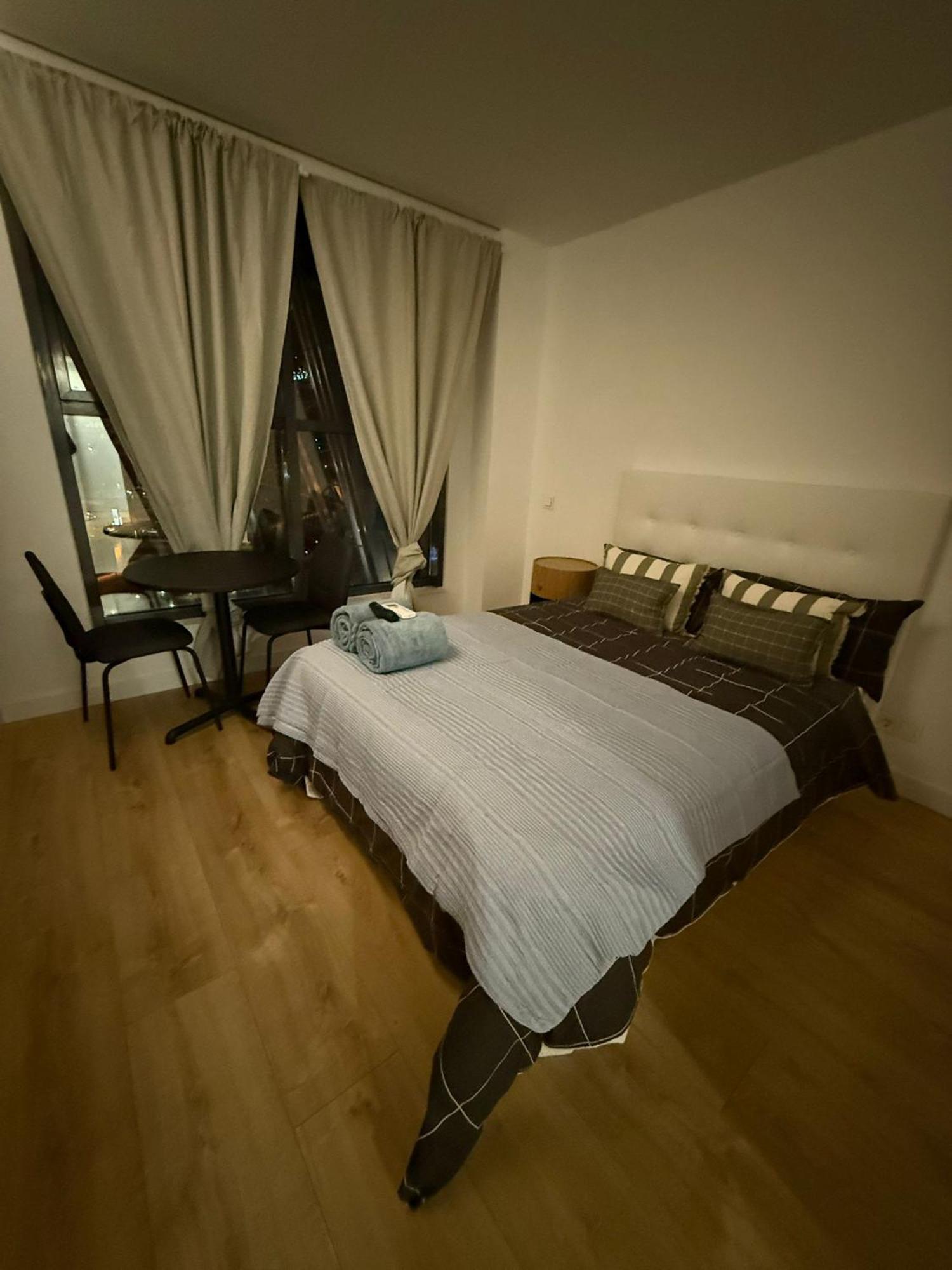 To Room Madrid Castellana Buitenkant foto
