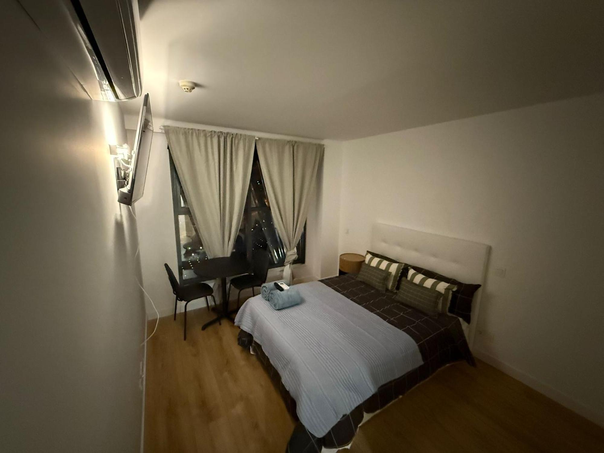 To Room Madrid Castellana Buitenkant foto